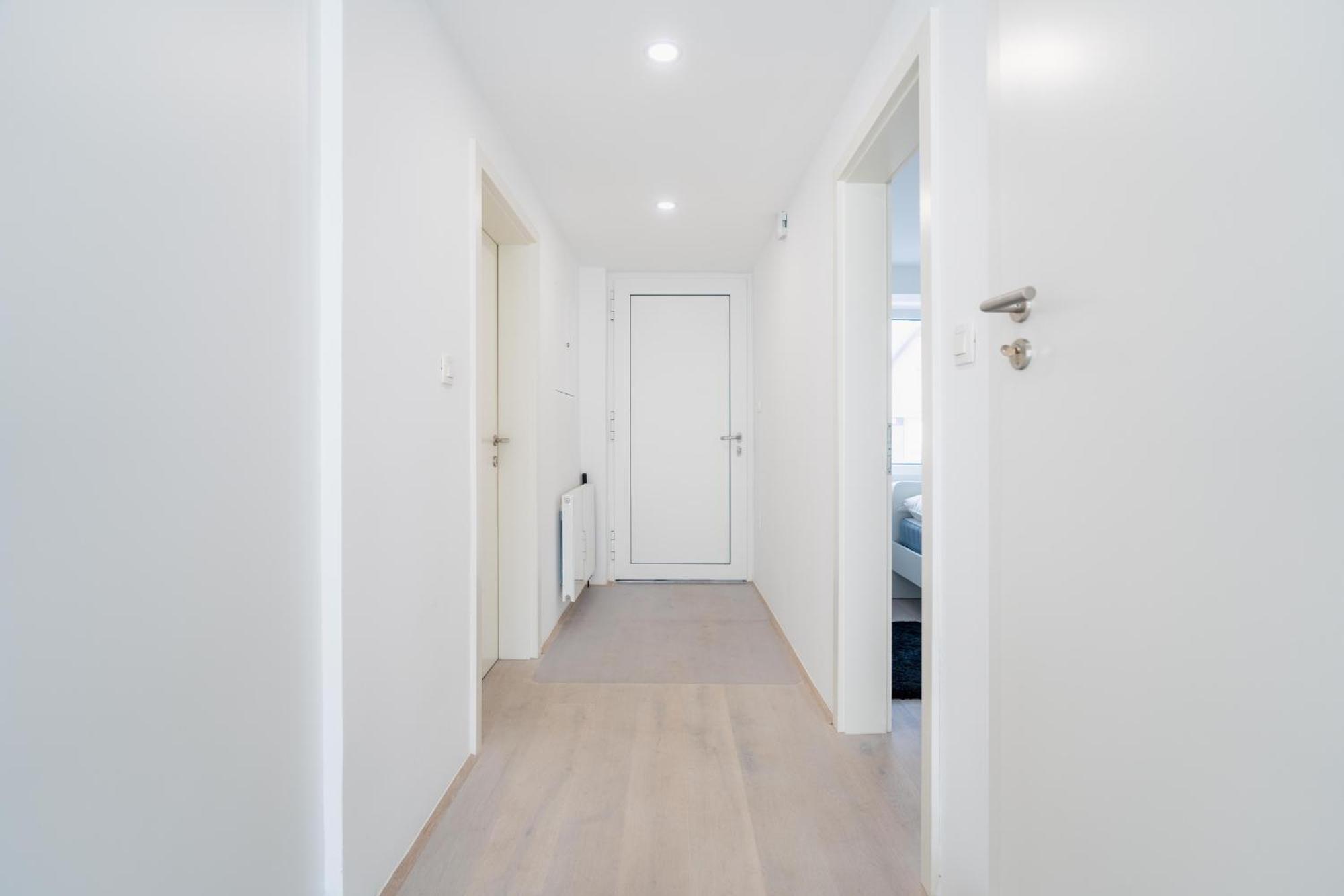 Black & White Apartments Rozna Dolina Liubliana Exterior foto